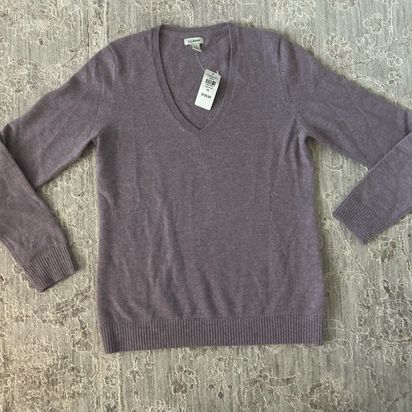 NWT LL Bean Sweater Womens XS Lavender 100% Cashmere Pullover Preppy Minimalist - Picture 1 of 8
